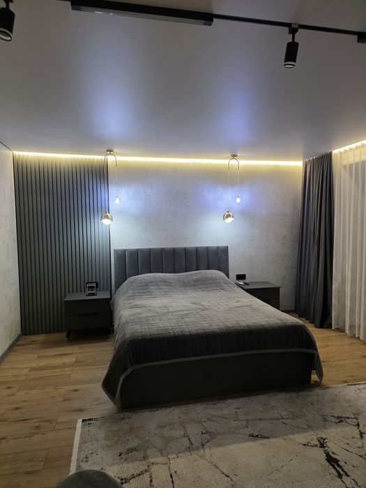 Сдаётся помесячно элитная однокомнатная квартира в центре города