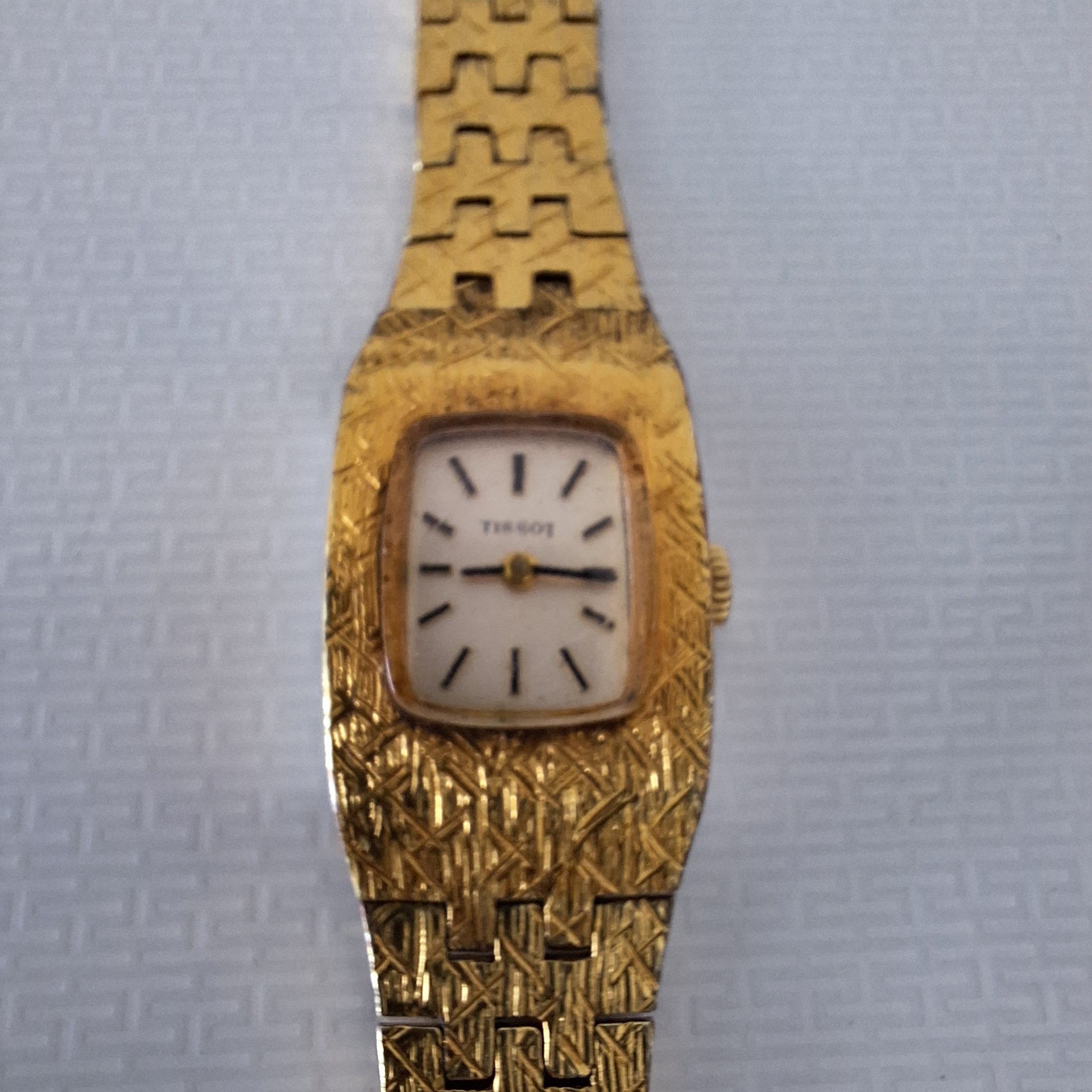 Ceas Tissot dama mecanic in cutie