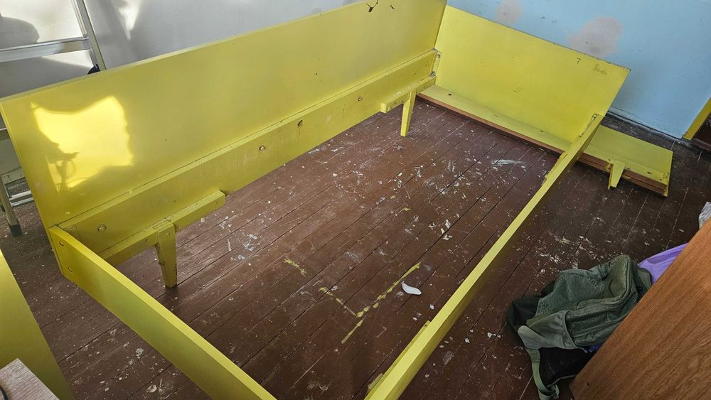 Ъглови легла, много здрави, дърво