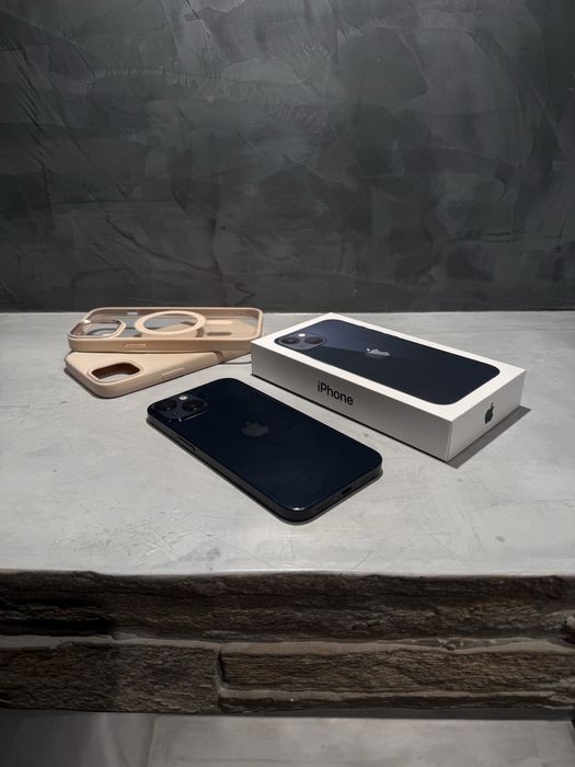 КАТО ЧИСТО НОВ Iphone 13  128 GB + подаръци