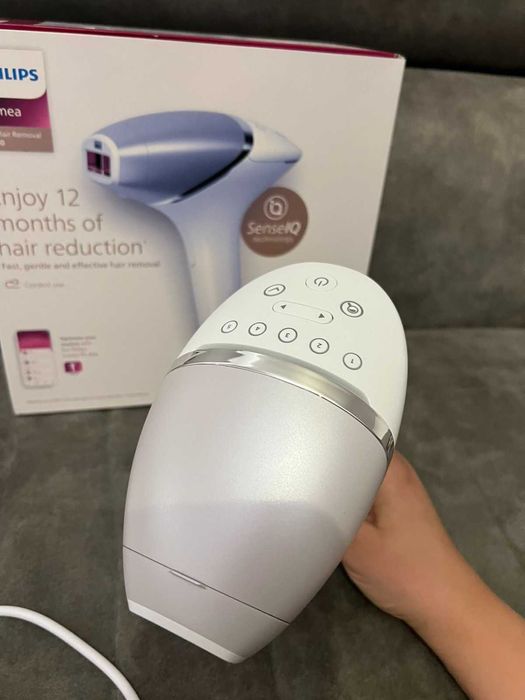 Фотоепилатор Philips LUMEA 8000