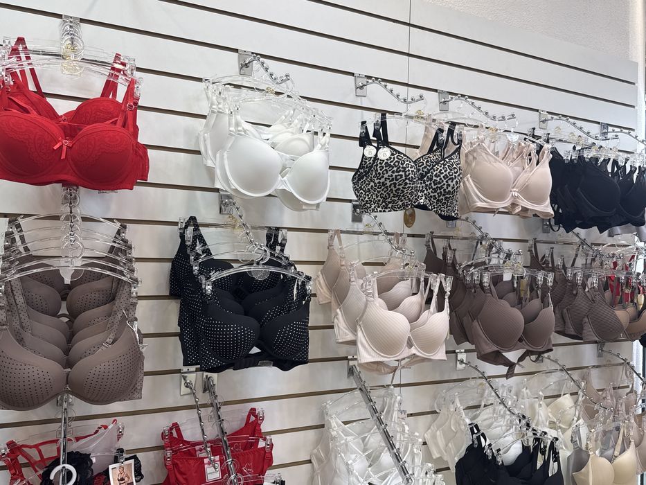 Продам бутик нижнего белья с товаром и оборудованием