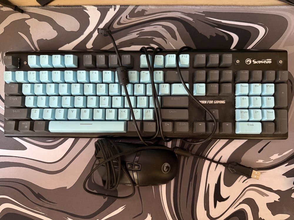 Геймърска RGB клавиатура и RGB мишка на Scorpion и резервни клававиши
