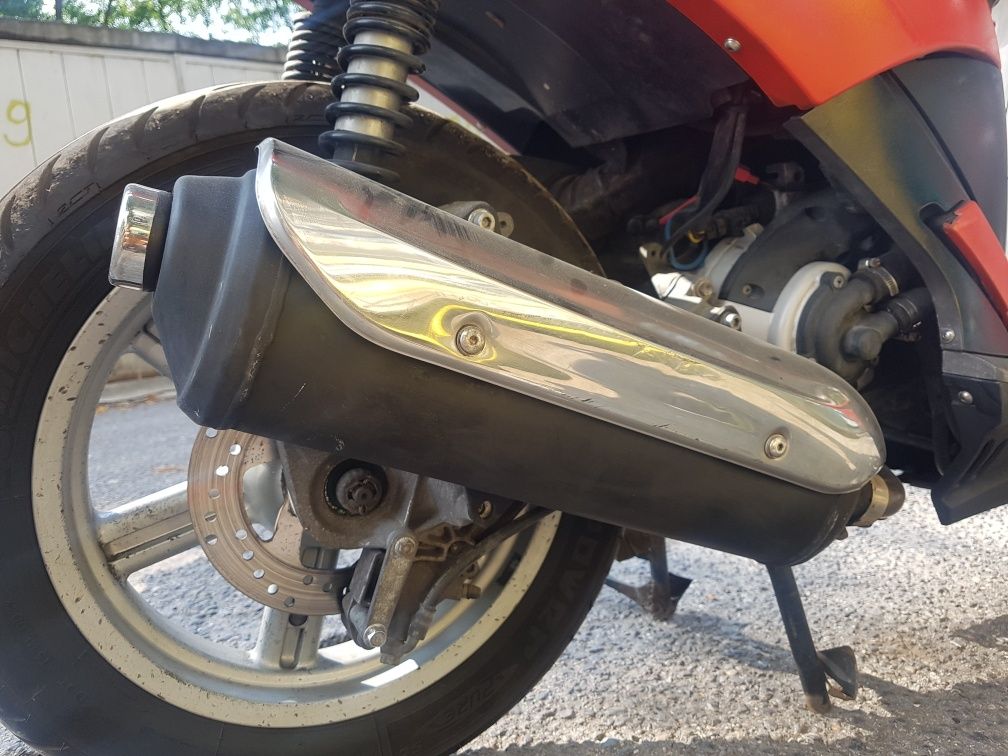 Скутер Aprilia 125cc
