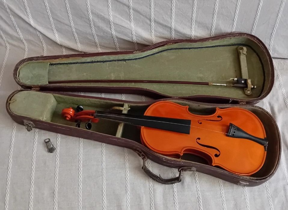 Vioară 4/4, confecționată la Reghin în 1968