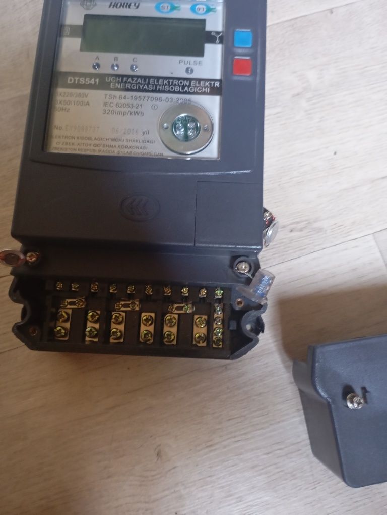 Продам счётик 3 фазы 100А