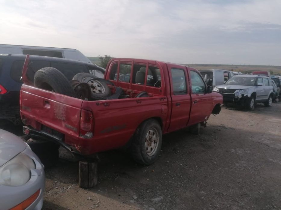 Dezmembrez piese Mazda B2500