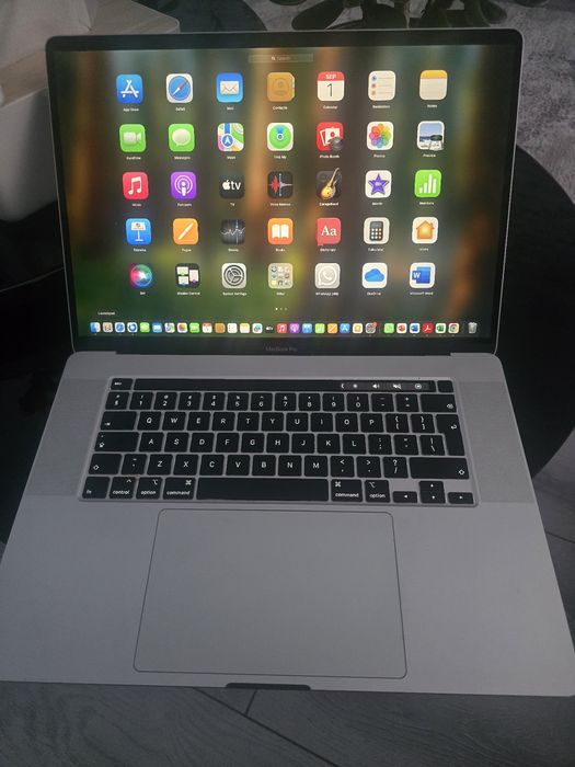 MacBook Pro 16' 8 Core Intel Core i9