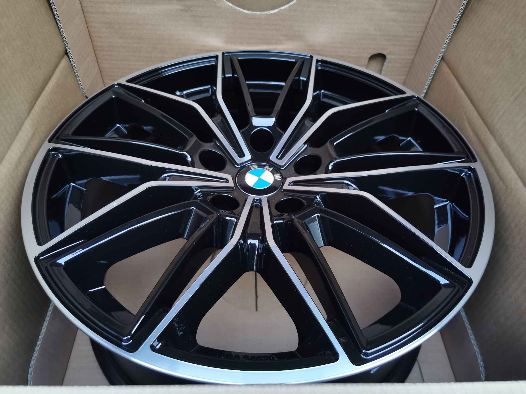 Vand jante de aliaj pentru BMW pe 19 marca Gmp model specter