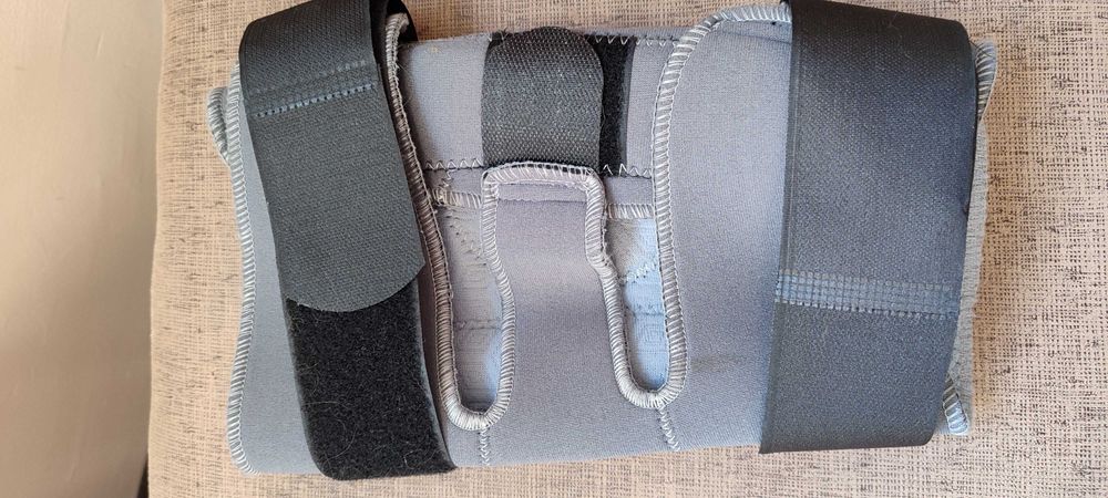 Наколенка с отвор на капачката размер S-M (36-38 см)