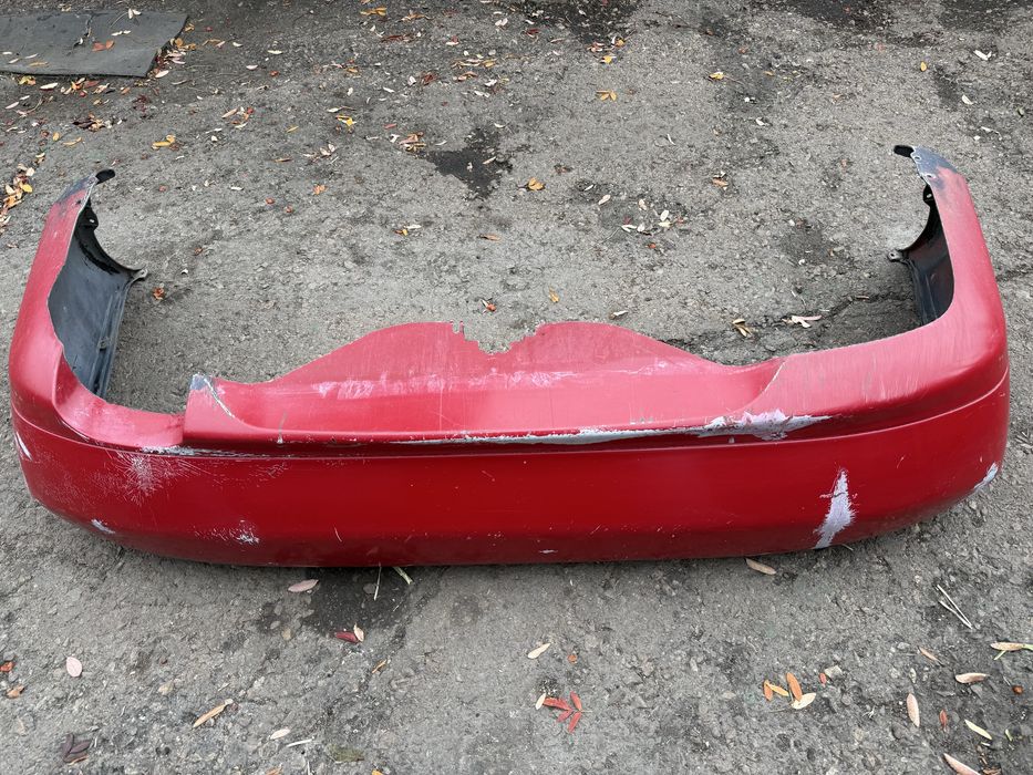 Продам бампер на Mitsubishi Carizma