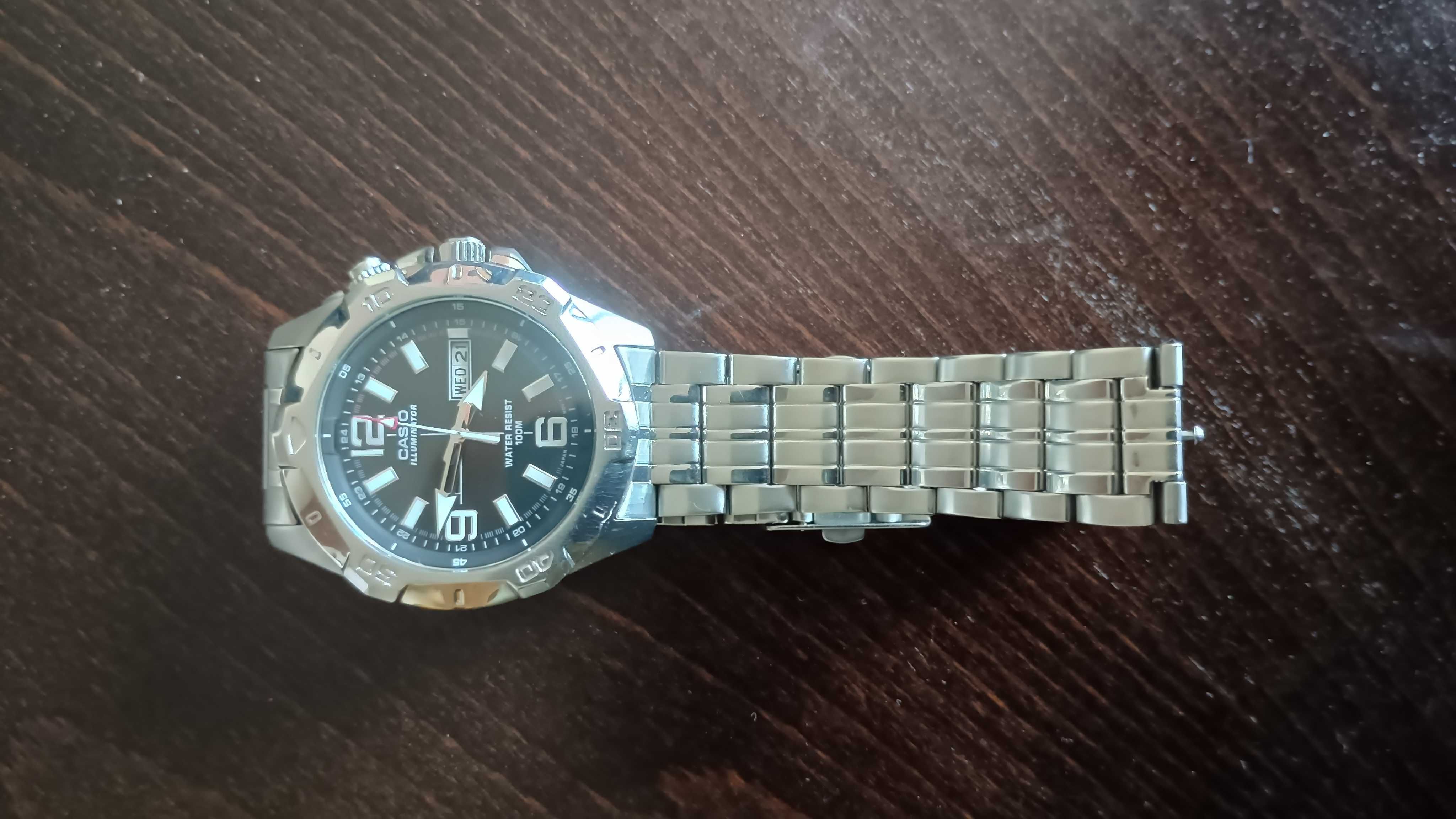 Продавам часовник casio  mtd-1082d