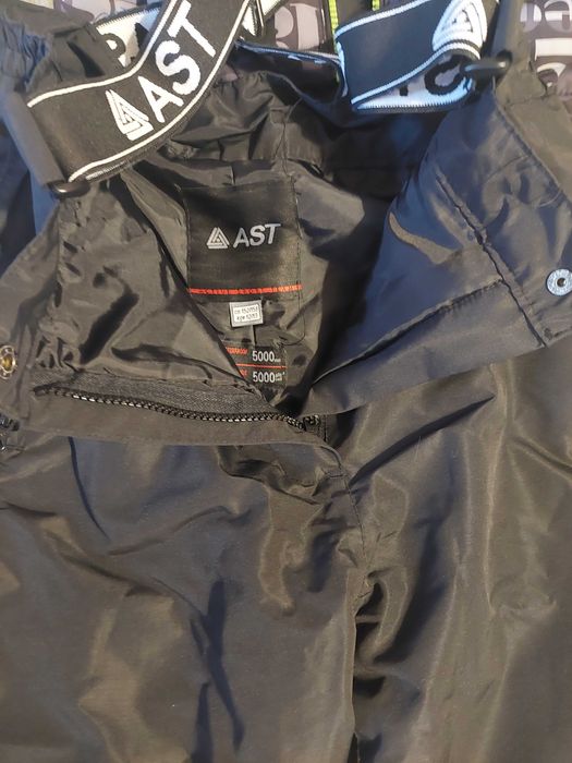 Ски яке на Elessee и панталон ски