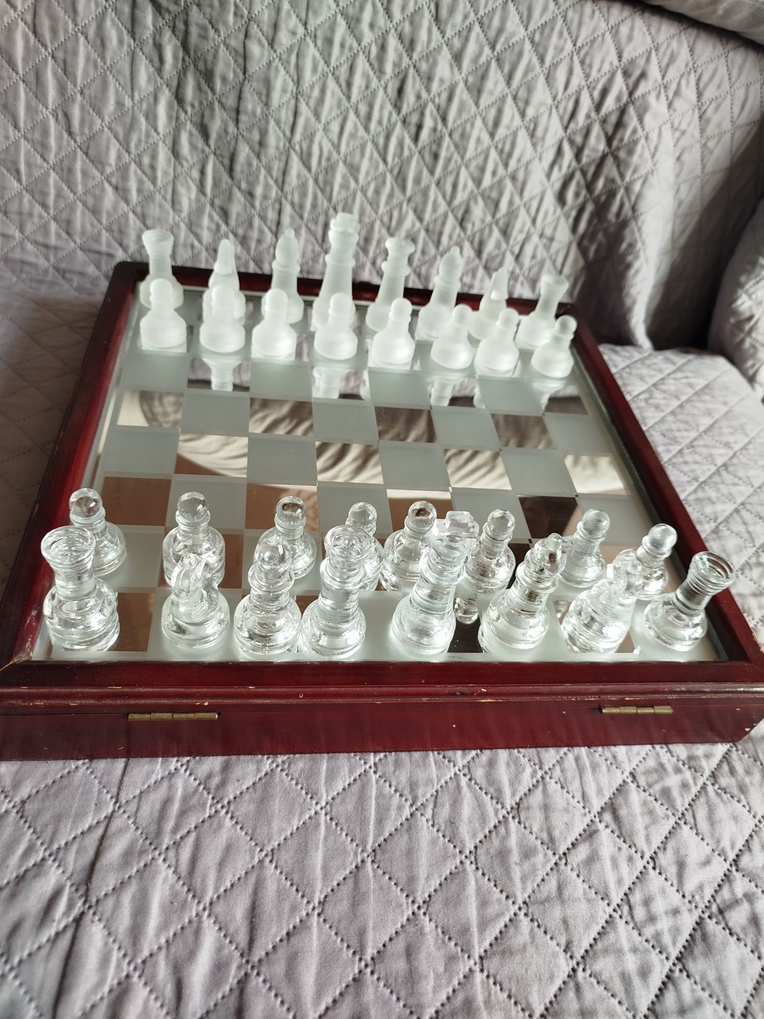 Уникален стъклен шах