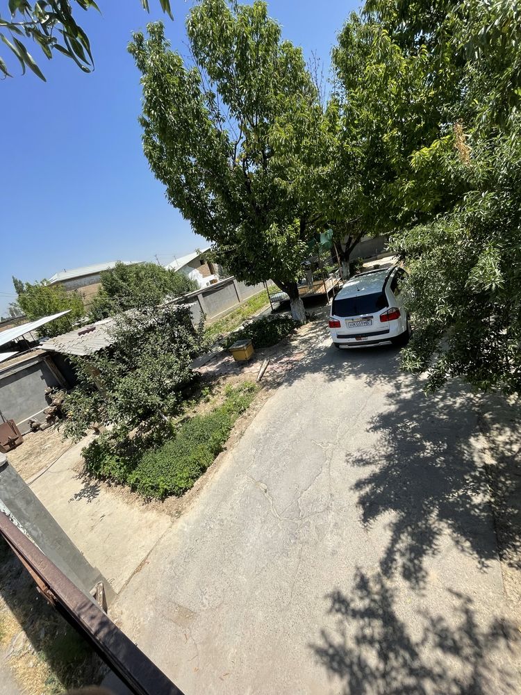 Участок 6 соток с домом, рядом Боссу и с городской канализацией