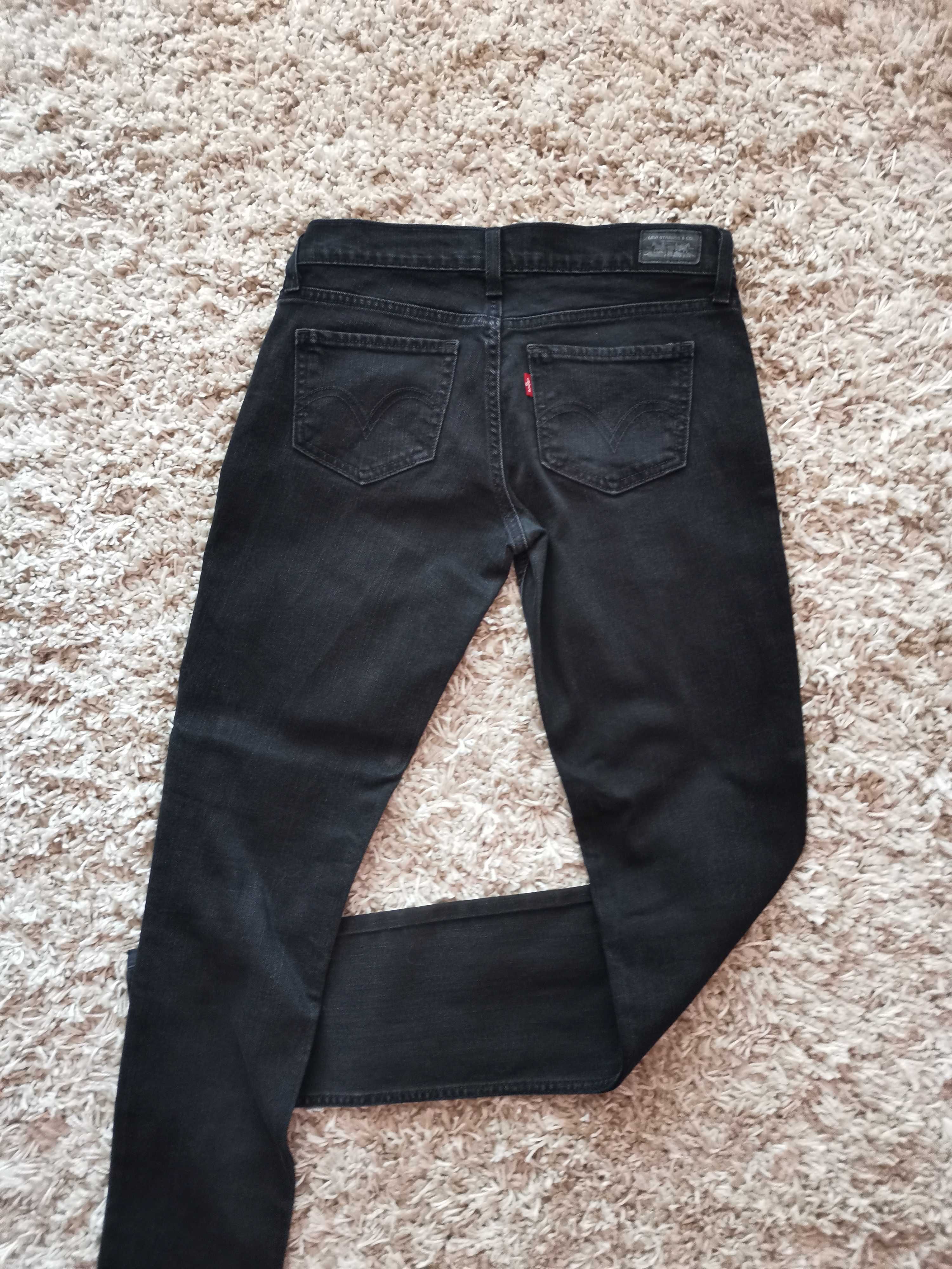 Дамски дънки Levis в отлично състояние