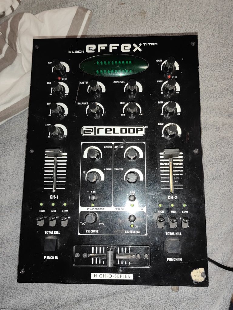 Mixer Reloop Black Effex Titan