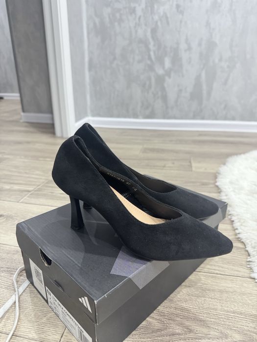 Продам туфли новые