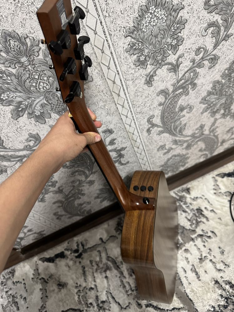 Акустическая Гитара