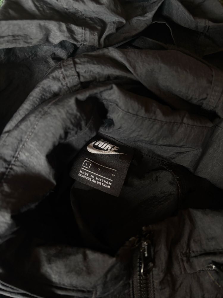 Втровка Nike Като нова