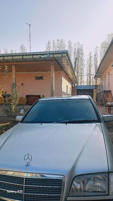 Mersedes c 180.Mashina sotiladi srochna