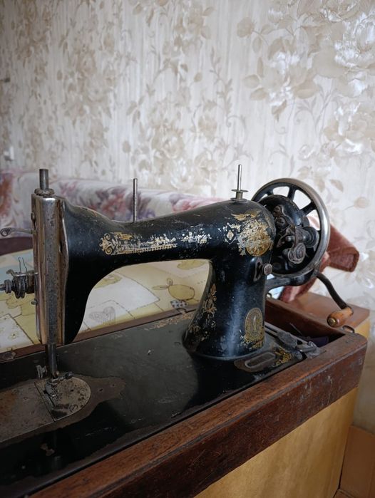 Швейную машинку Фирмы зингер