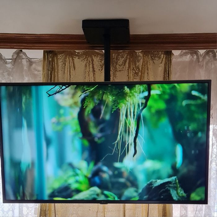 телевизор LG 49 инча 4K UHD LED Smart