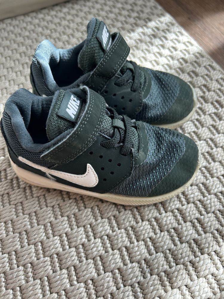 Adidasi Nike - marimea 25