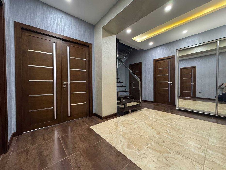 Продаётся 3-х комнатная квартира Новостройка Текстильная больница