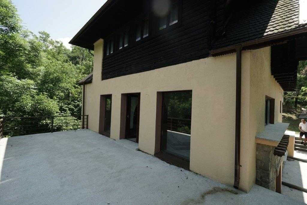 Apartament de Lux cu Terasă Panoramică în Breaza, 93 mp utili, Renovat