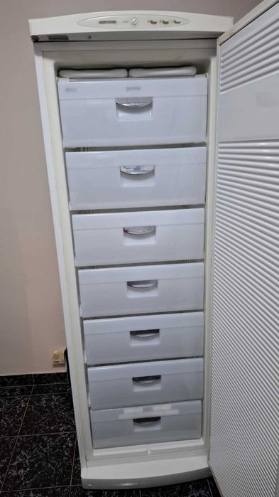 фризер горение вертикален