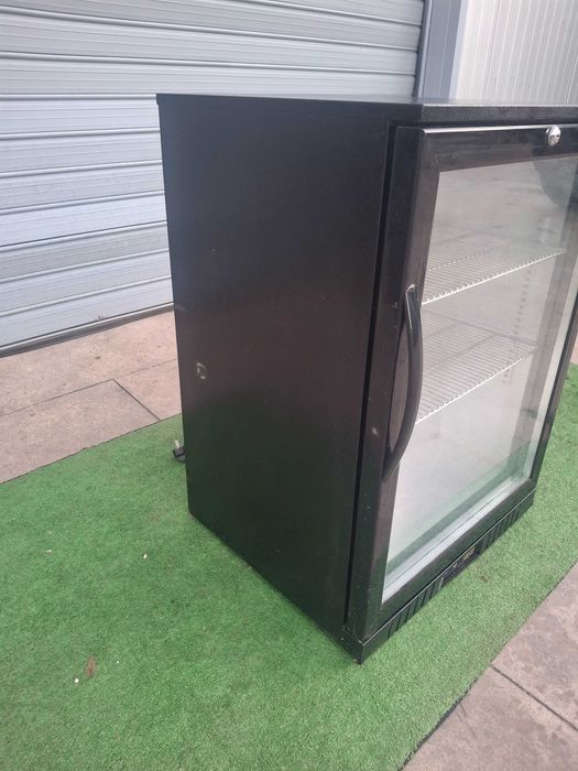 Хладилна витрина