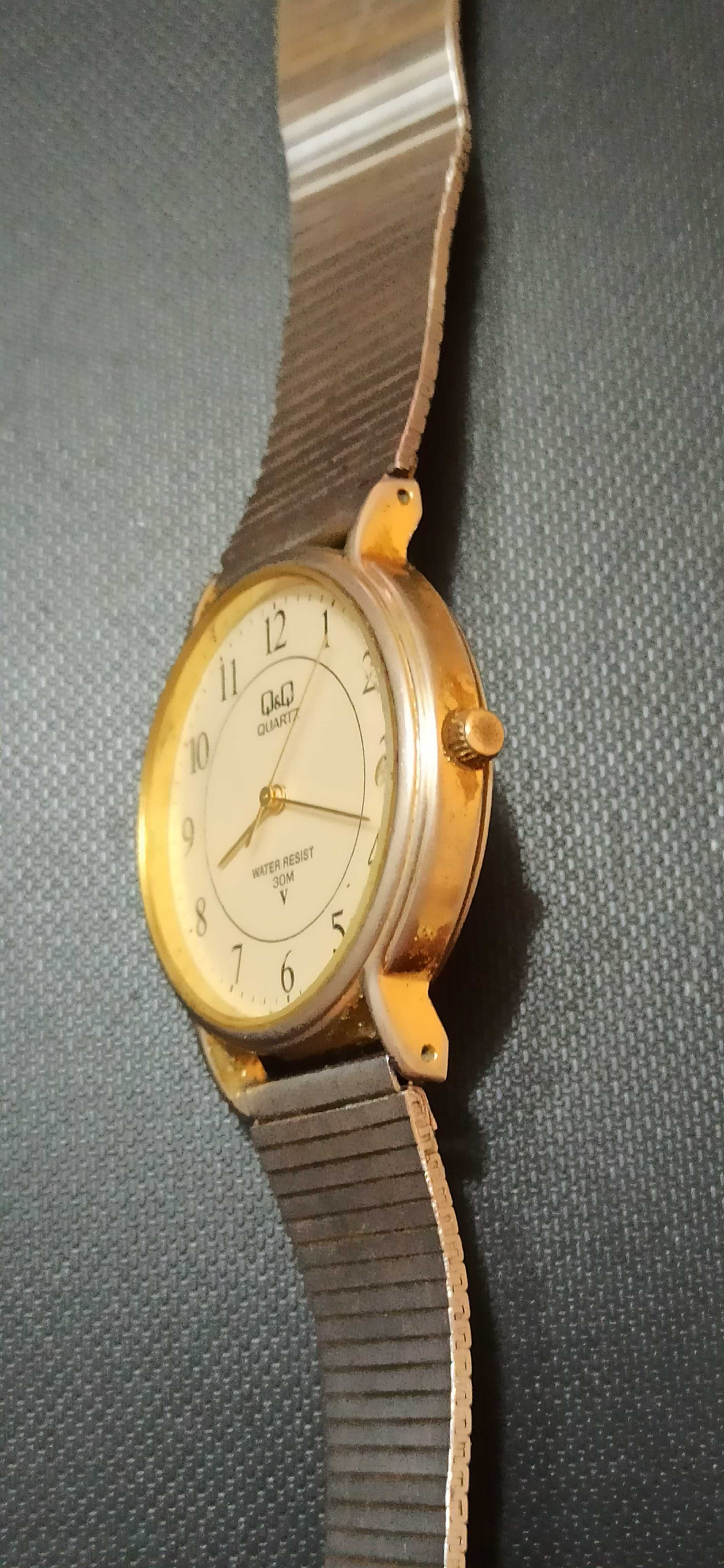 часовник Q & Q water resist 30 m Japan movt 7Т80 на Miyota - 45 лв