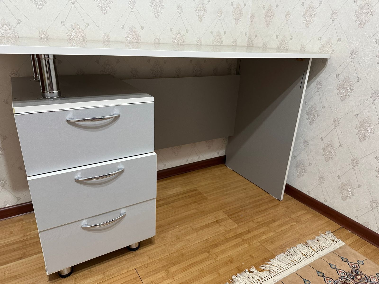 Продаётся компьютерный стол