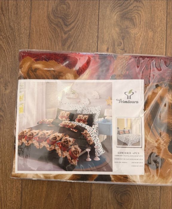 Lenjerie de pat, noua nedesfacuta