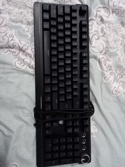 Tastatura RGB cu usb în garanție