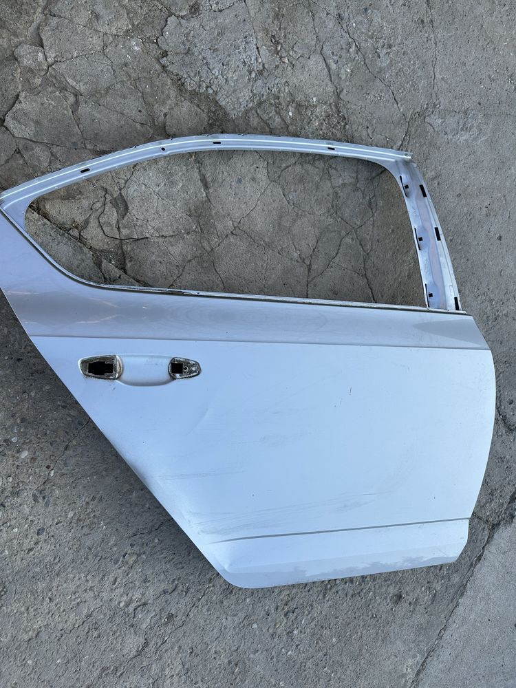Usa dreaota spate skoda octavia 3.berlină.