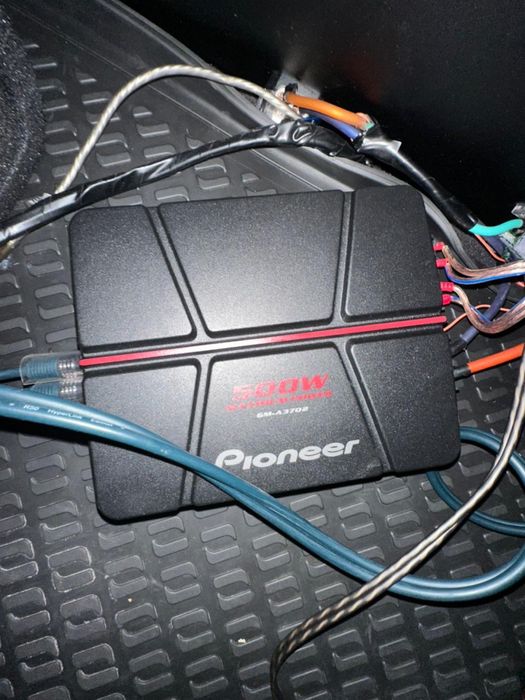 Сабвуфер с усилителем состояние новое