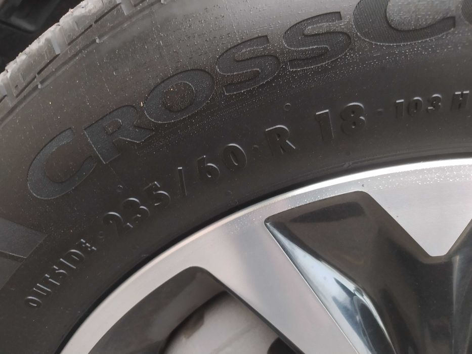 Продам шины continental 235/60/18