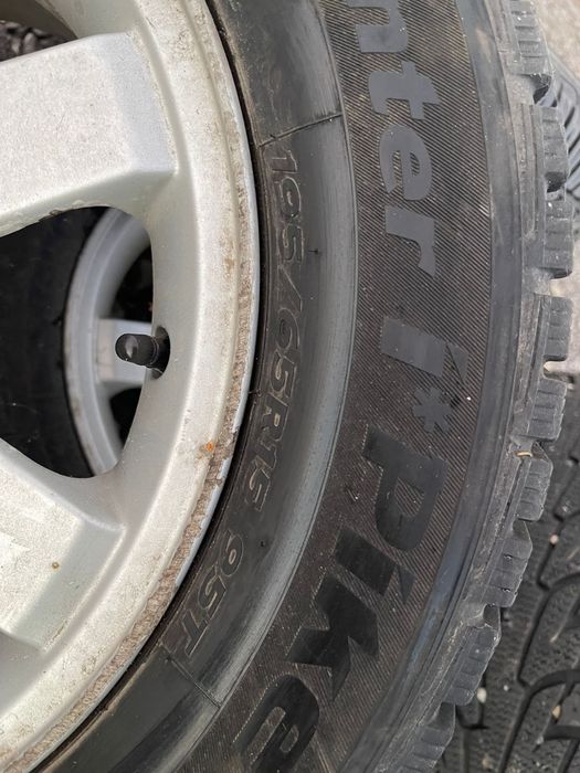 Jante Volvo 5x108 C30,v40, V50/S40 cauciucuri iarna 195 65 15