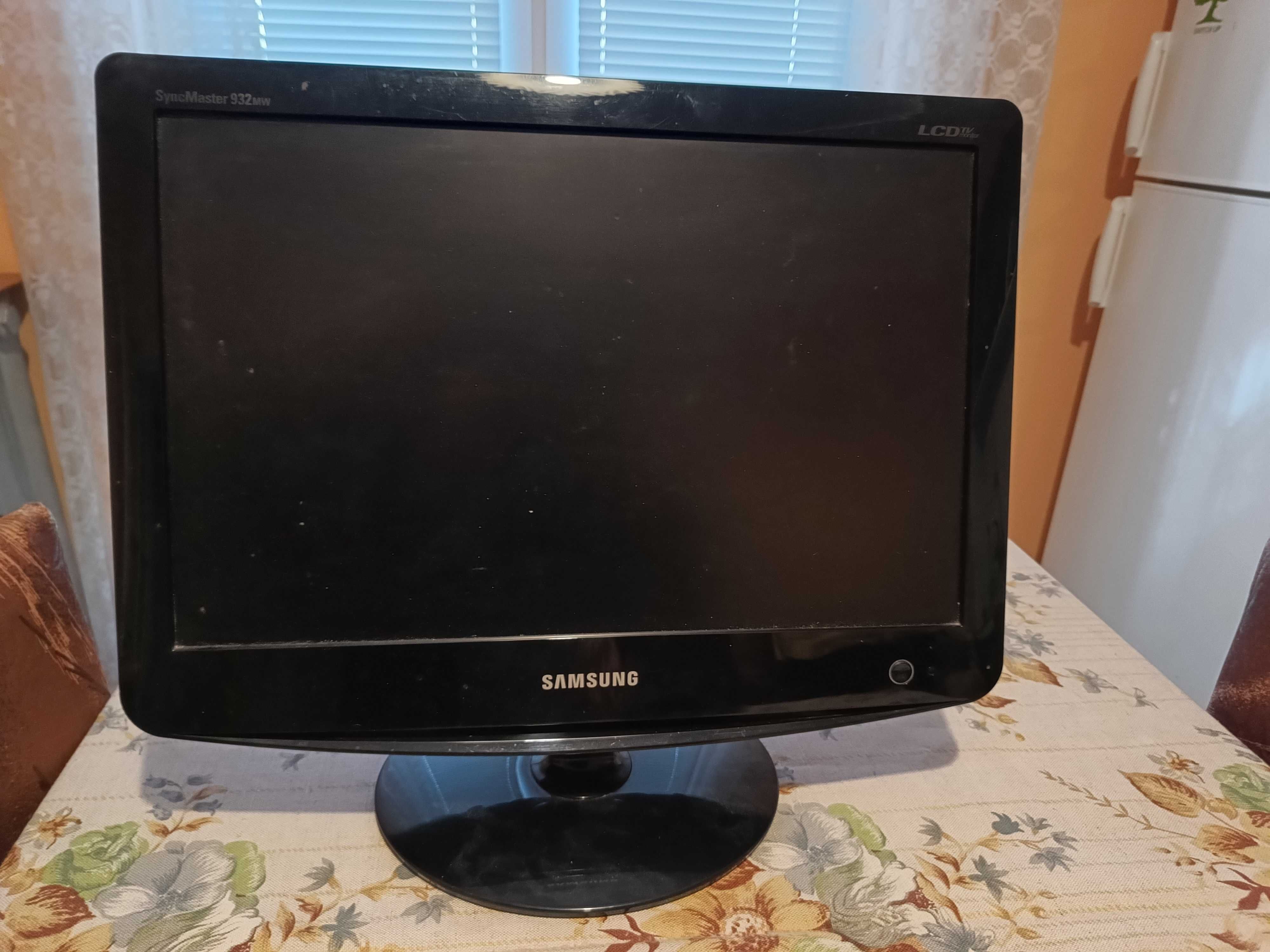 Компютър HP Compaq 6200 PRO SF с монитор Samsung ( с ТВ тунер)