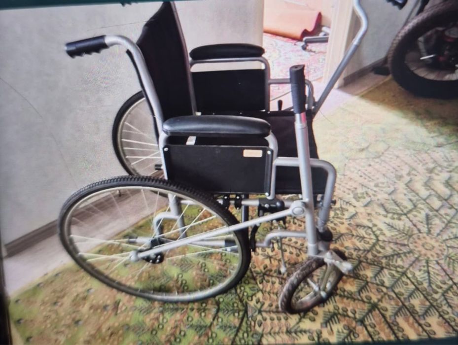 инвалидная коляска