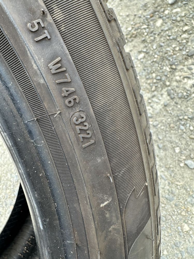 Гуми за кола 305 35 21 Pirelli