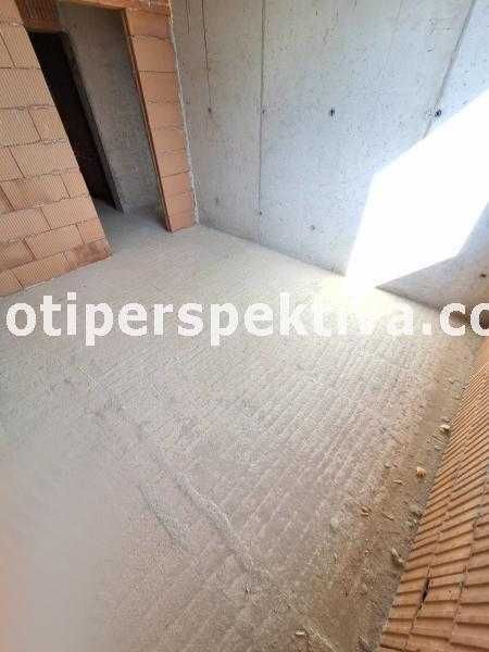 Продава се Тристаен апартамент в Пловдив, Кючук Париж - 85 кв.м за 1106 €/кв.м - Снимка #2