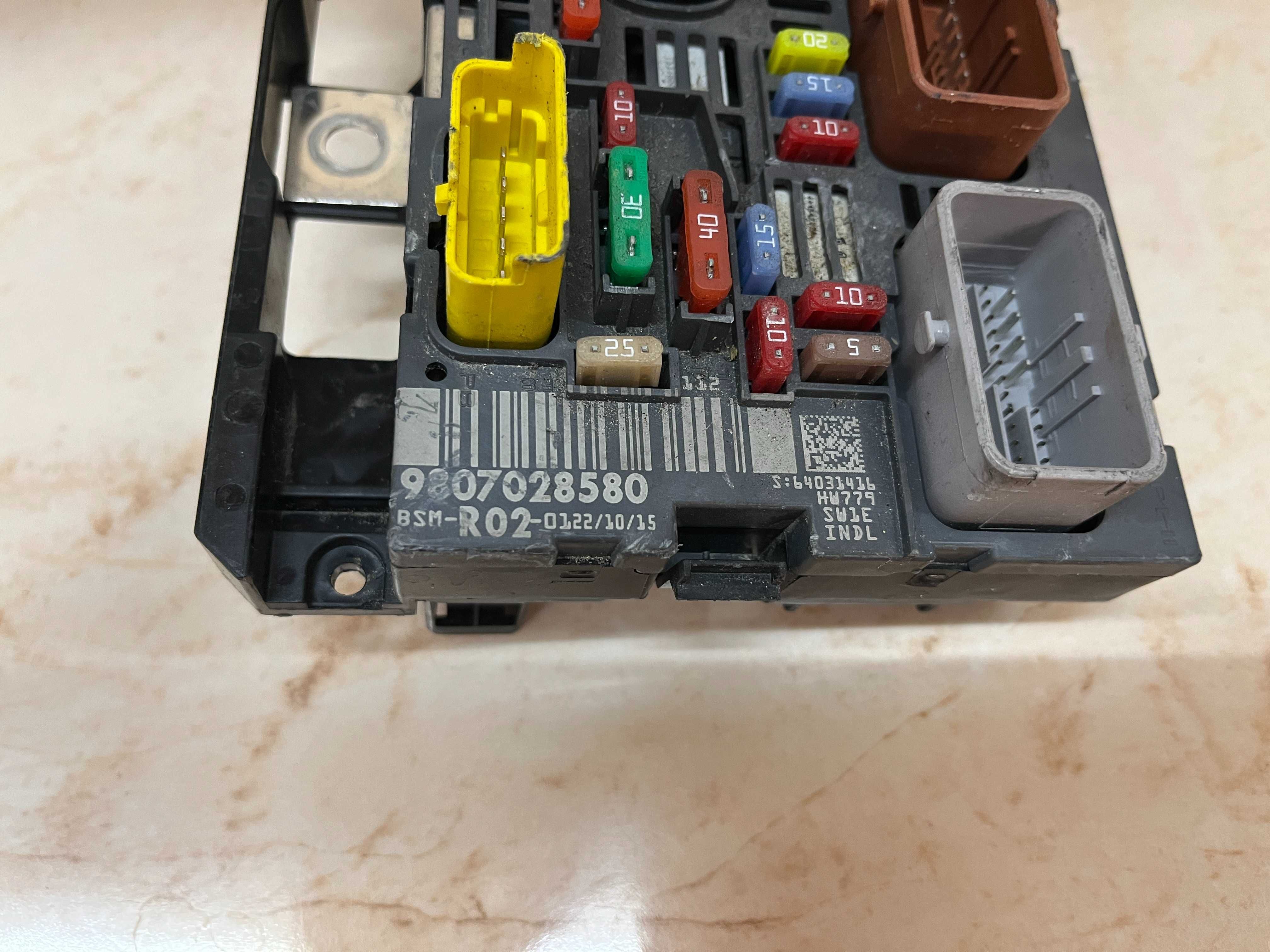 Бушонно табло Бушониера BSM R02-00 БСМ Р02-00 Peugeot 3008 Citroen C5