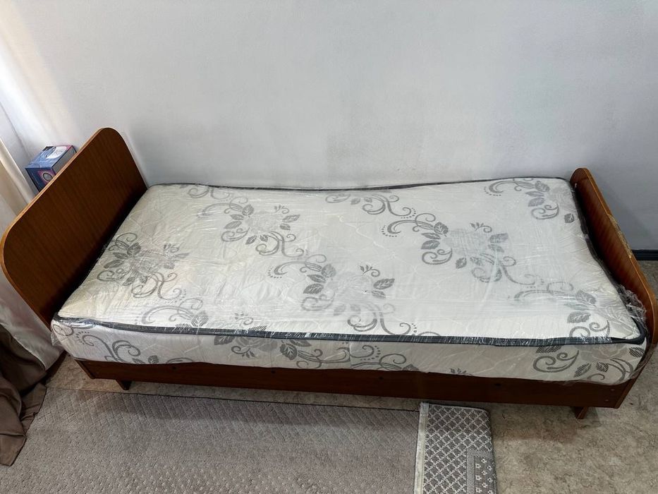Продаётся почти новый матрас