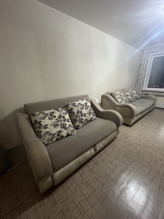 Продам 2 дивана + подушки