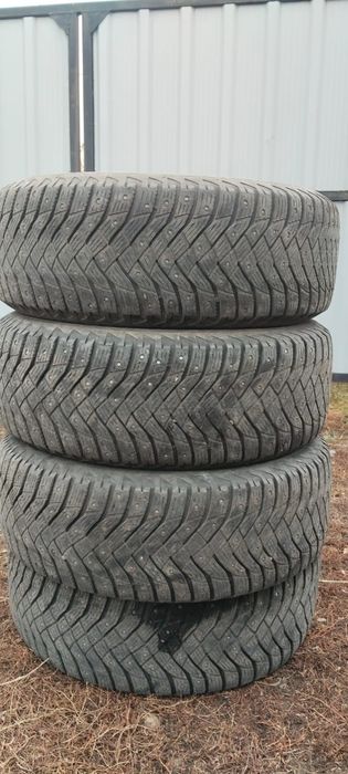 Продам зимнюю резину 265/65/R17в отличном состоянии