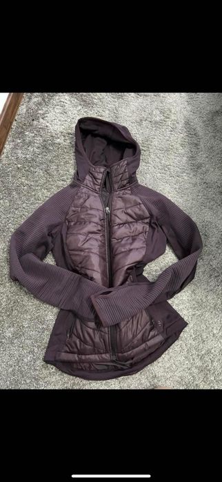 Дамско спортно яке