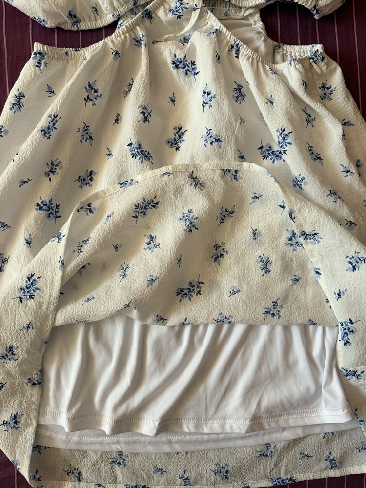 Рокля H&M, размер 42 (M-L)